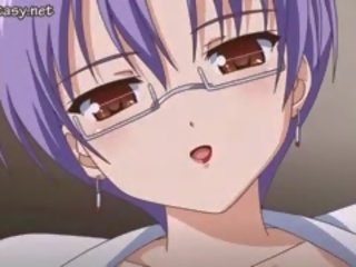 Bystiga animen med glasögon slick hård pecker