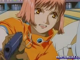 Ciešas anime skaistule ar firma bumbulīši aizņem a milzīgs getto biedrs uz viņai cunt
