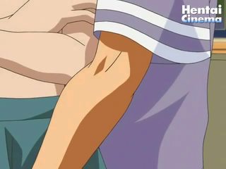 Dziewica anime krocze dostaje jego łechtaczka rubbed i następnie palcami