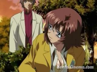 Coklat berambut anime darling dalam glbooties memberikan felatio kepada yang oversexed lelaki dalam tthis juvana taman