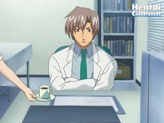 Manga sykepleier mottar forført av den dr.